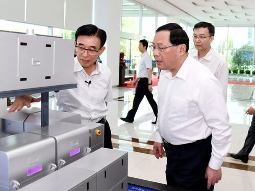 李強(qiáng)調(diào)研上海半導(dǎo)體產(chǎn)業(yè)，強(qiáng)調(diào)集中力量突破核心關(guān)鍵技術(shù)，強(qiáng)化技術(shù)服務(wù)支撐